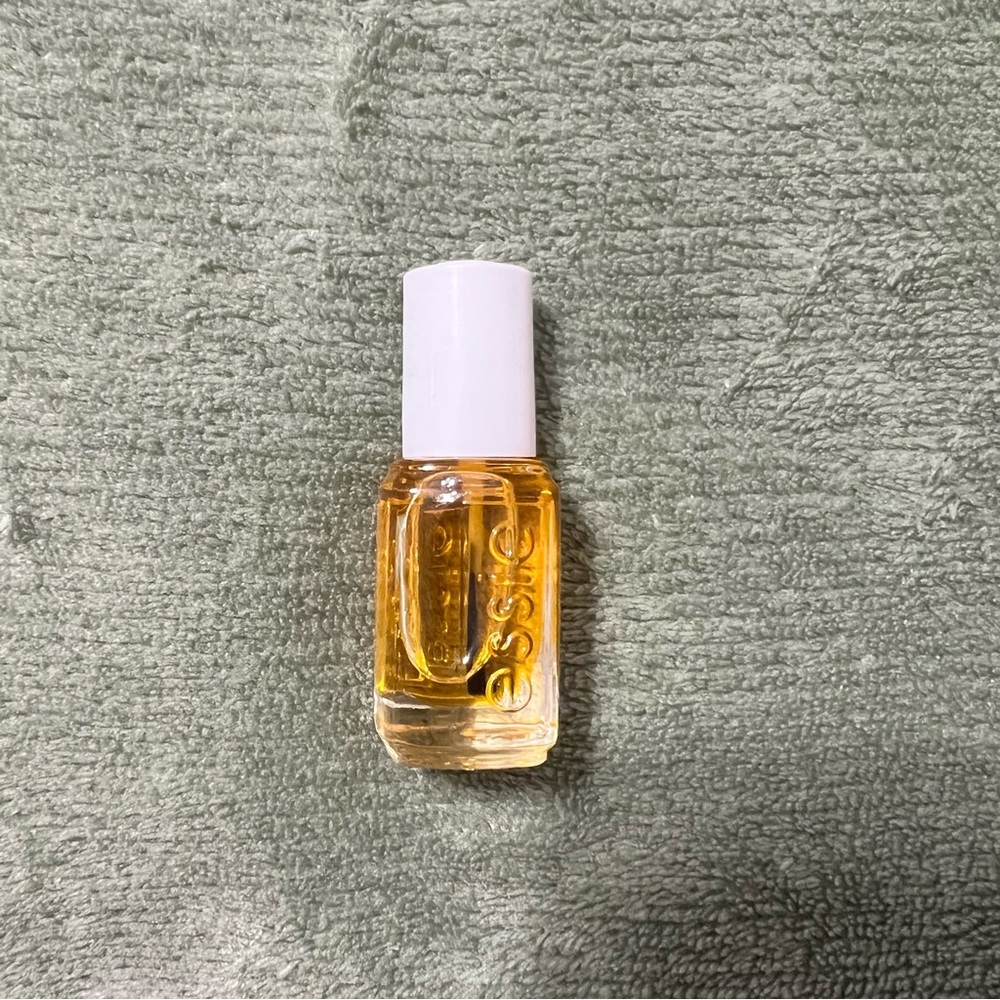 Essie Apricot Nail & Cuticle Oil deluxe sample